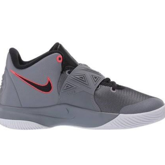 Nike Boys Kyrie Flytrap lll Basketball Shoes Size 7